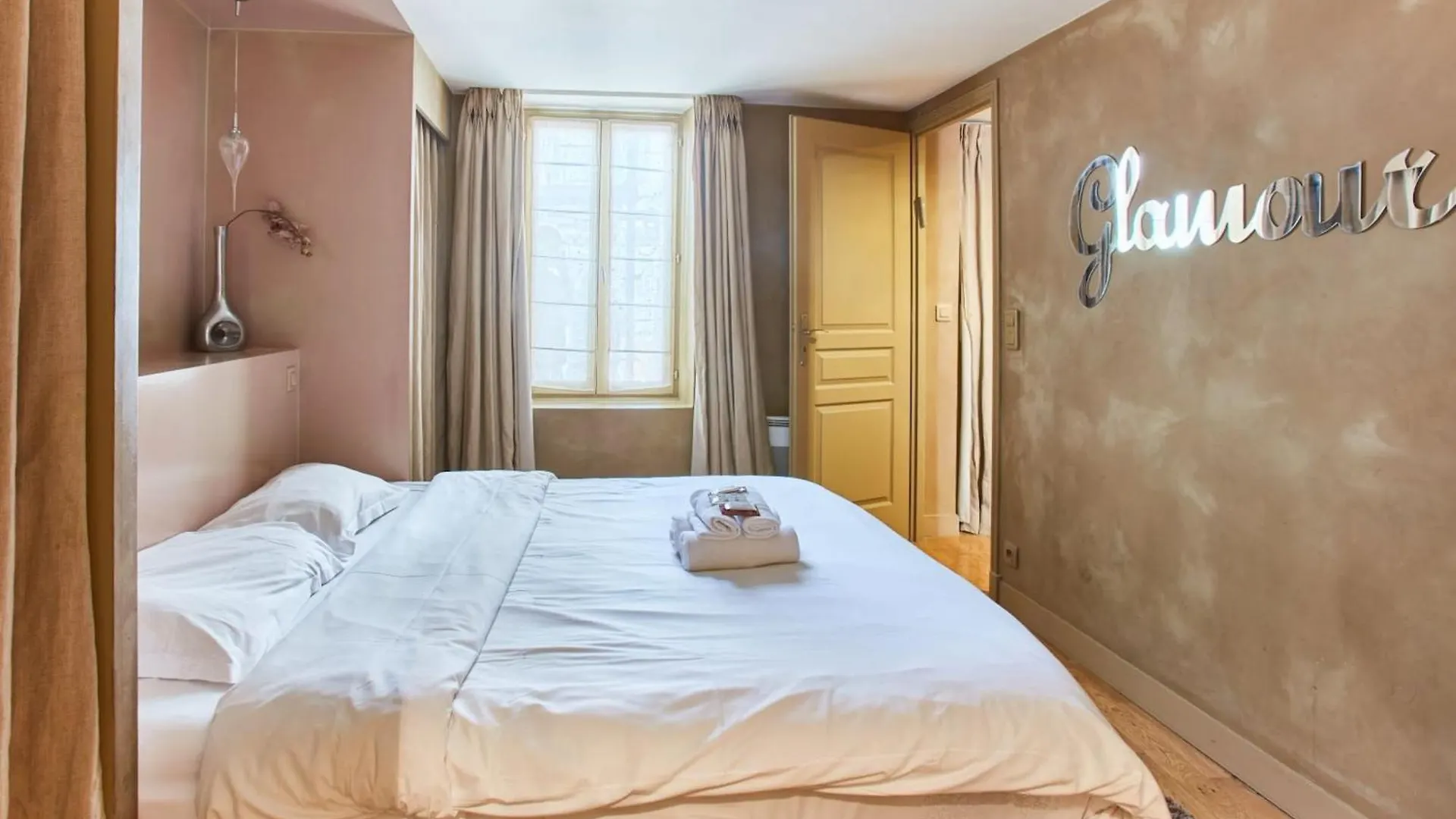 Latin Apartment 파리