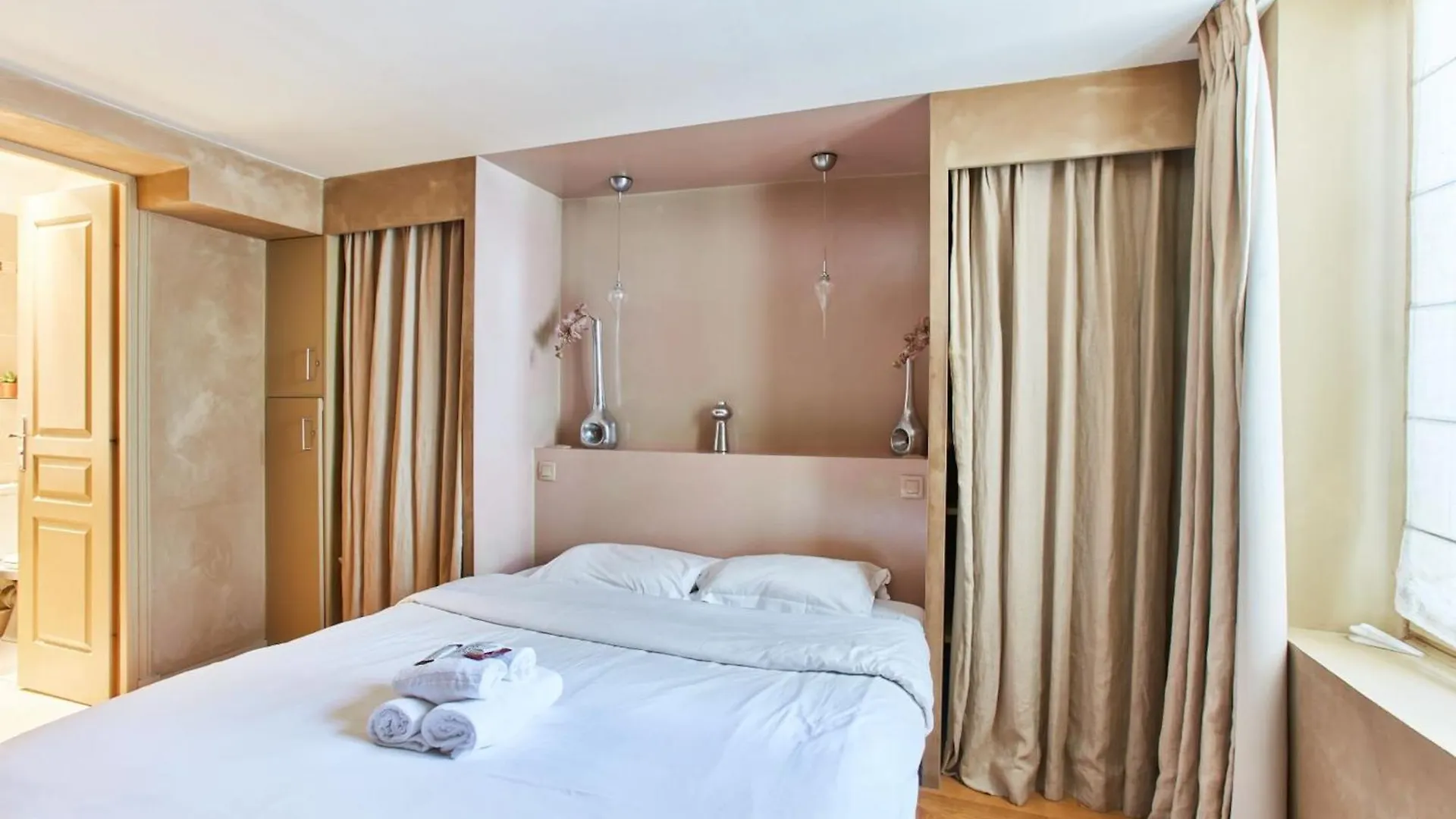 Latin Apartment 파리